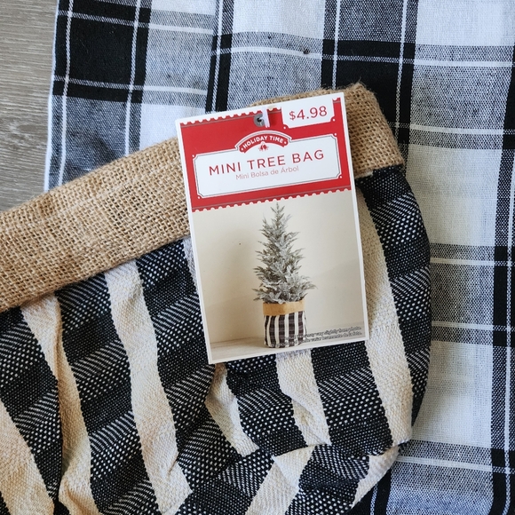 Buffalo plaid Christmas decor set - Picture 14 of 16